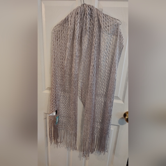 Maurices Accessories - Maurices Silver Glitter Scarf